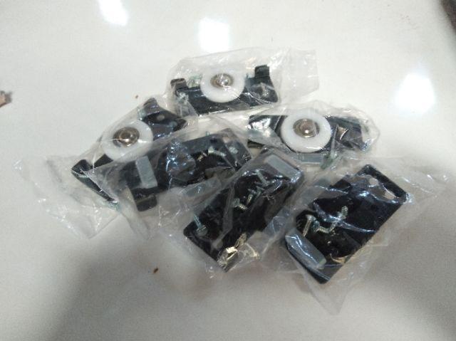 Roda Pintu Sorong Model Timbul Kode 380