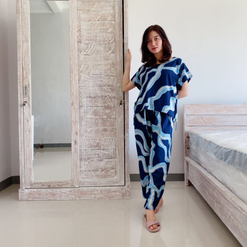 Setelan Lengan Panjang Bali