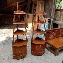 Rak pajangan rak sudut rak pojok ruangan tamu ukir kayu jati