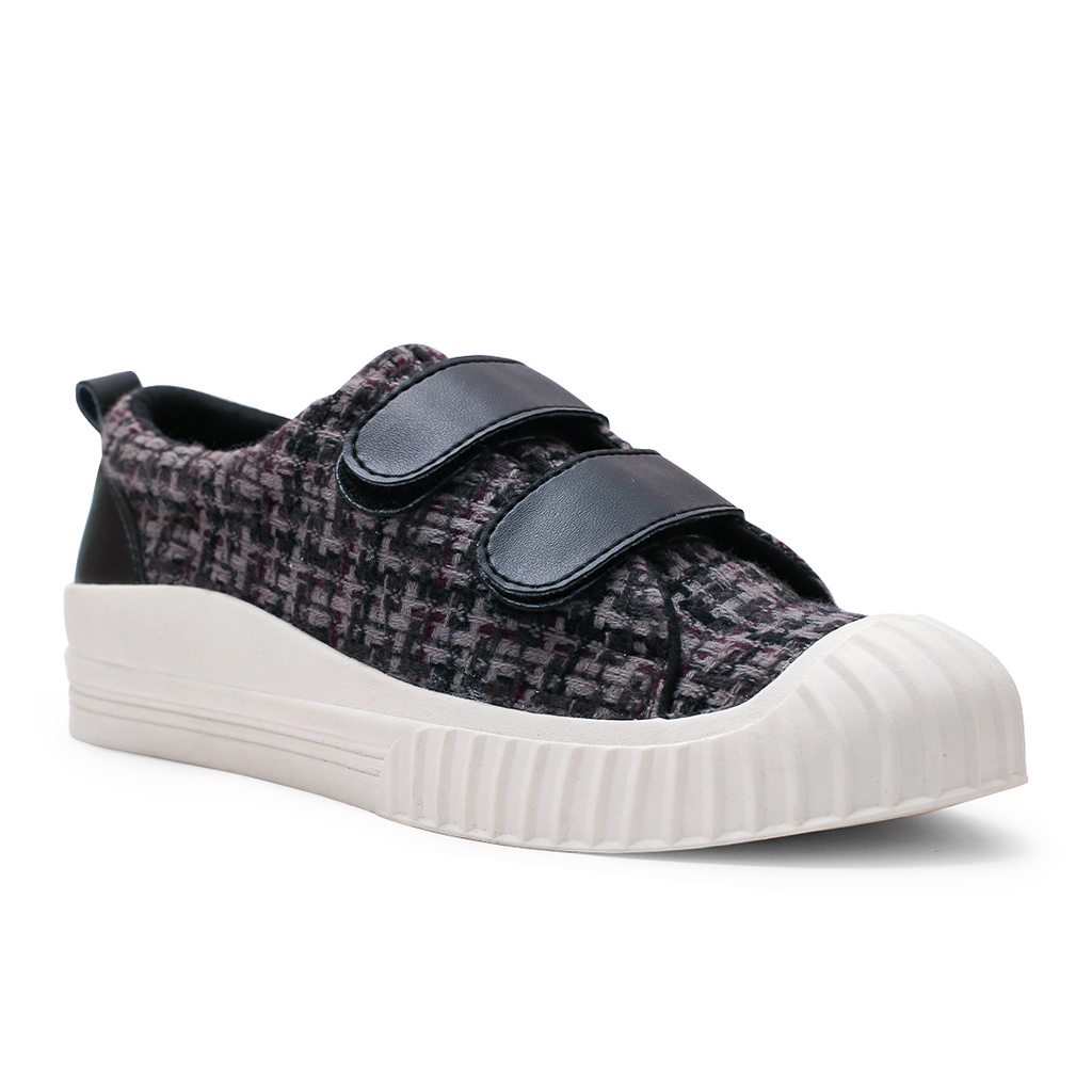 KHK by Khakikakiku Keith Onyx Sneakers