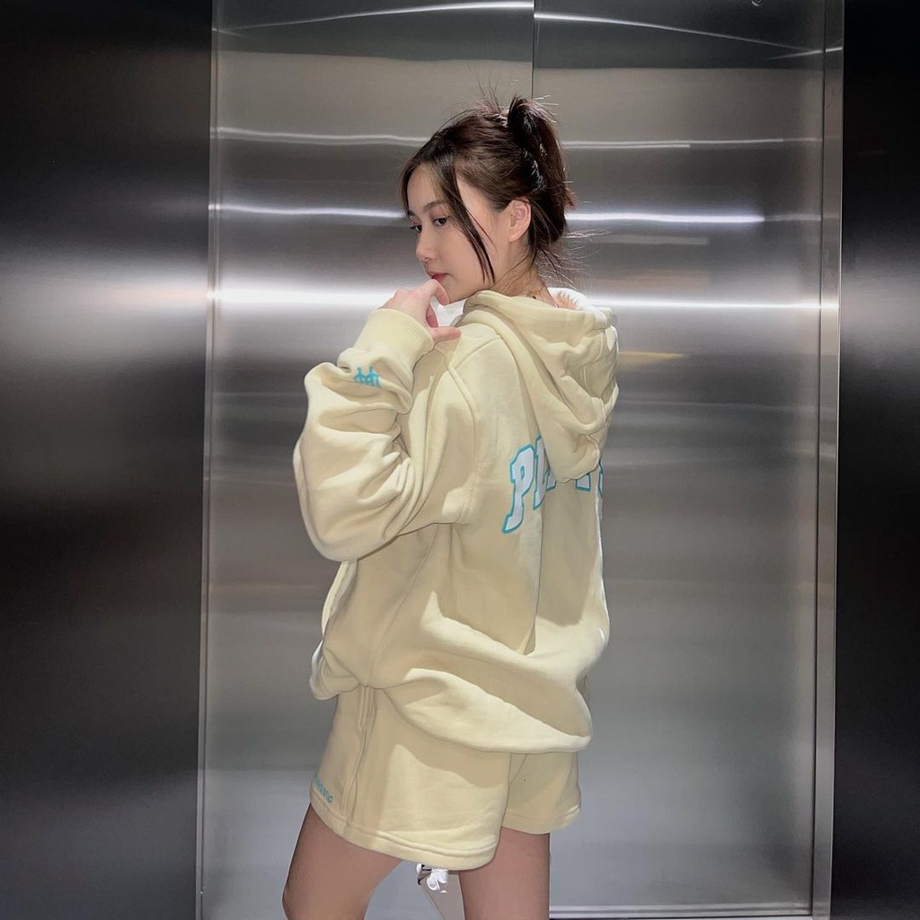 Pluffyschoice x Holywings PLUFFY Bar Logo Pullover Hoodie Wanita-2