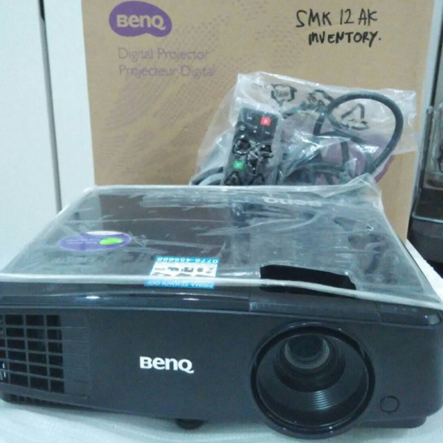 Infokus/Proyektor Benq MS521P second