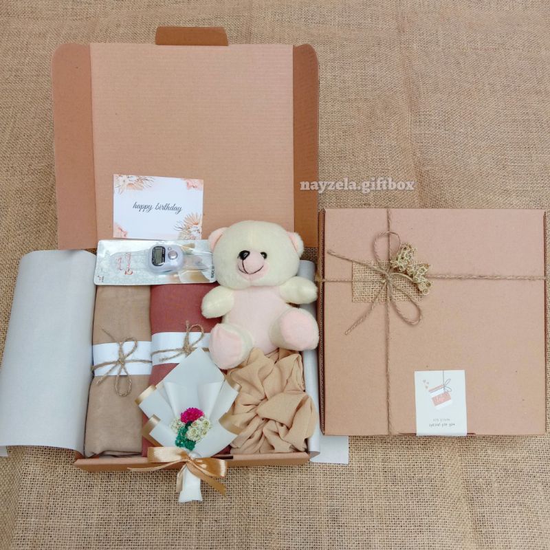 Gift Box - Hampers Murah - Hampers Bella Square - Kado Untuk Cewek - Paket Hijab - Paket Hampers Murah