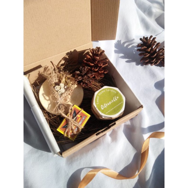 

Hampers Gift Box Lilin Aromaterapi Scanted Candle Aromatherapy