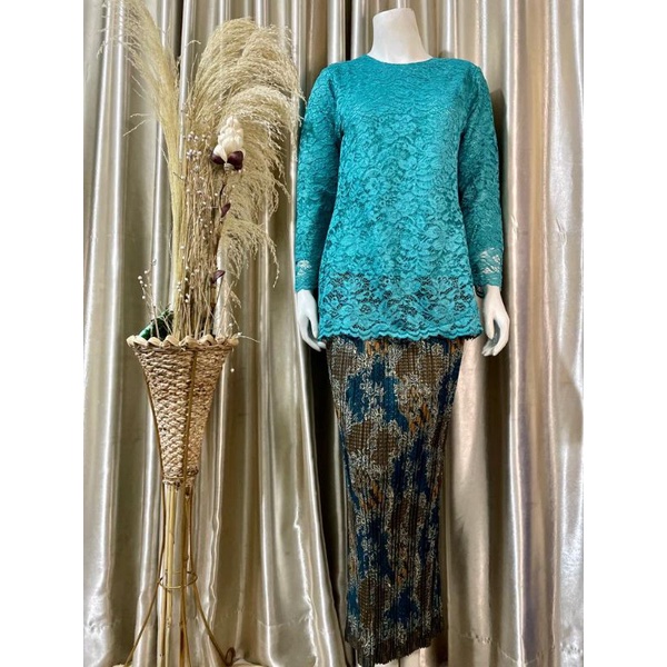 SETELAN KEBAYA BROKAT KURUNG PADANG/KEBAYA SERAGAMAN PESTA/KEBAYA WISUDA/KEBAYA MODERN/KEBAYA MEWAH/KEBAYA KE KINIAN/KEBAYA MODERN/KEBAYA MURAH/KEBAYA CANTIK/KEBAYA SERAGAM KONDANGAN/KEBAYA SERAGAM LAMARAN/KEBAYA TUA DAN MUDA