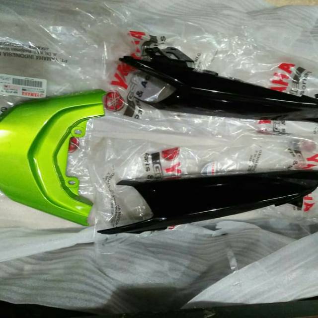 Sambungan body belakang Mio soul gt 115 set hijau ori ygp
