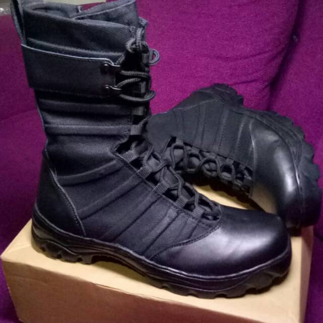 Sepatu PDL Titan Ninja Replika.