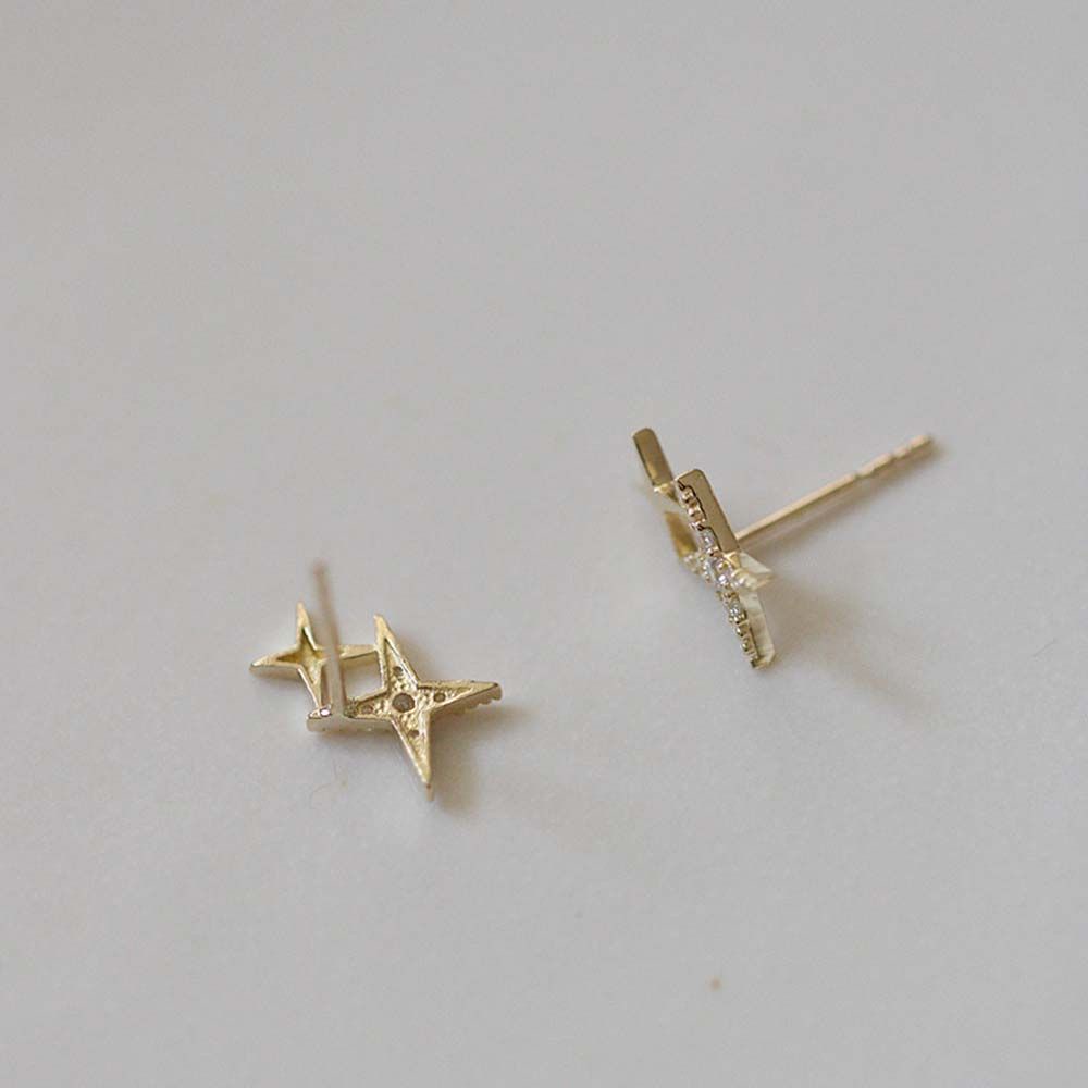 Needway  Elegant Women Earrings Sweet Stud Earrings Korean Style Ladies Girls Star Shaped Fashion Jewelry Diamond Chic Simple Ear Studs/Multicolor