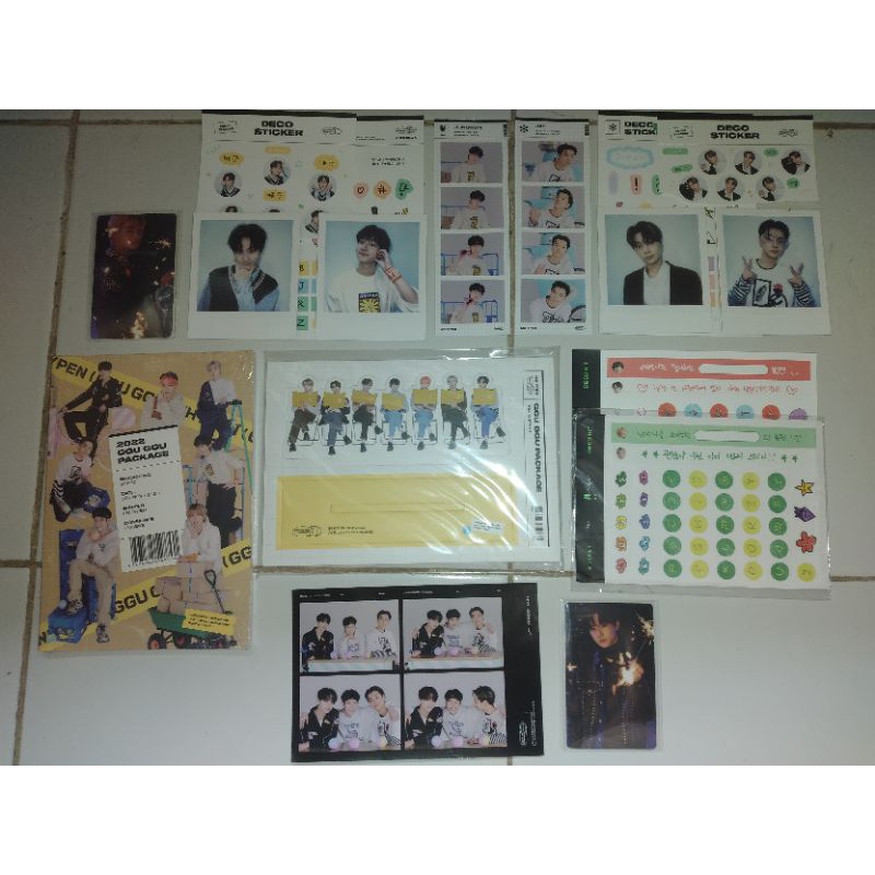 enhypen sharing gguggu package member jungwon heeseung jay jake sunghoon suno ni-ki book notes photo