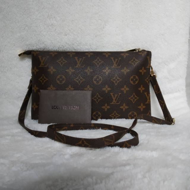 Clutch selempang lv preloved