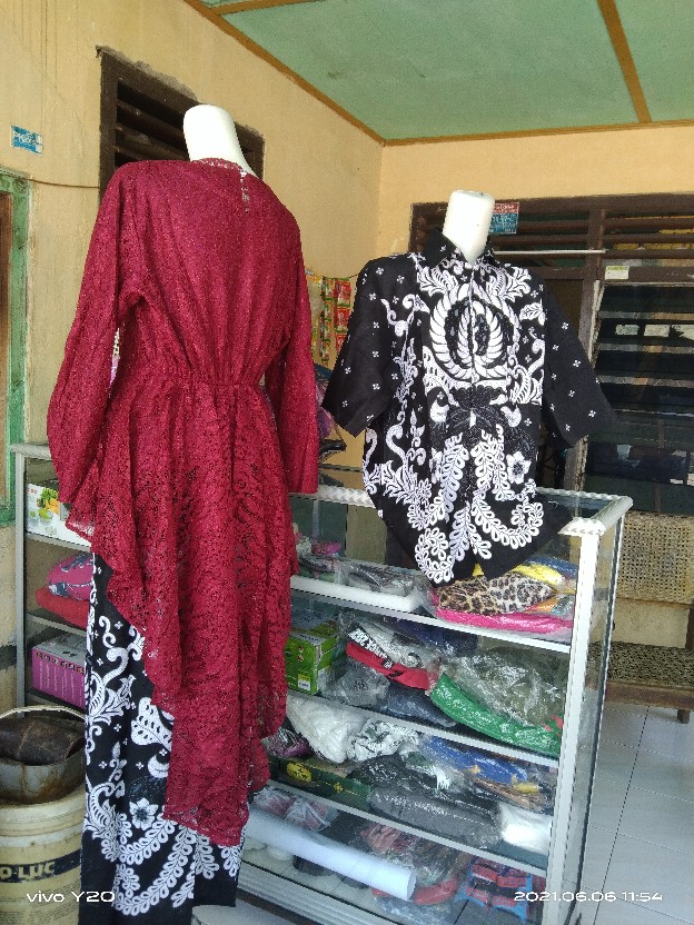 Couple Batik Saskia Brokat Pinguin Barina Gurita