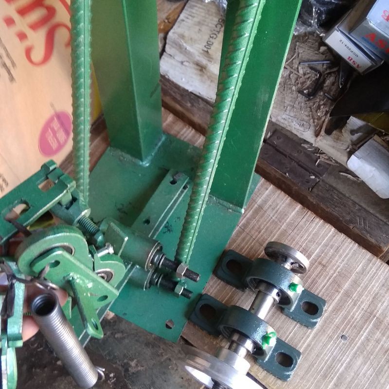 rangkaian alat gergaji bobok kayu