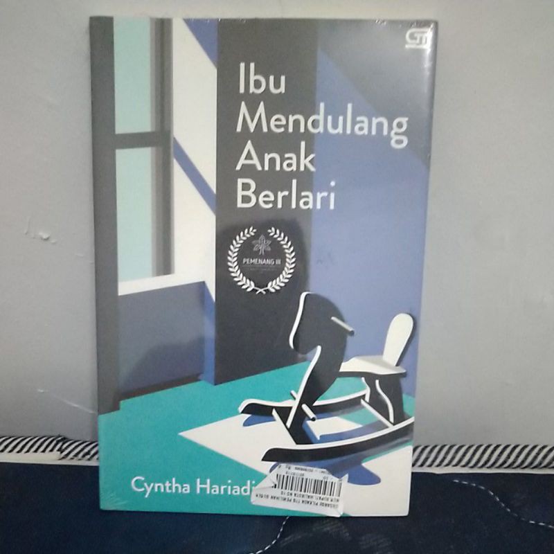 ORIGINAL NOVEL BESTSELLER NASIONAL ibu mendulang anak berlari Cyintha Hariadi