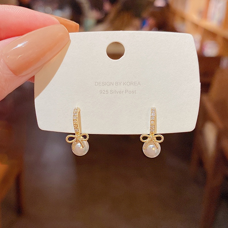 Anting Stud Desain Pita Aksen Mutiara Bahan 925 Silver Needle Untuk Wanita