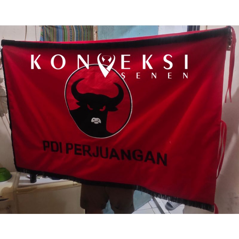 bendera pataka PDIP uk 90 x 135 cm doble rumbay