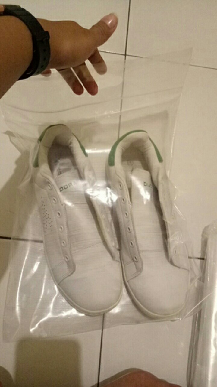 Plastik Klip Pond Oval Plong (tebal) 30x38+7/ 30x45 Isi 100 Lembar. Bening,susu,hitam