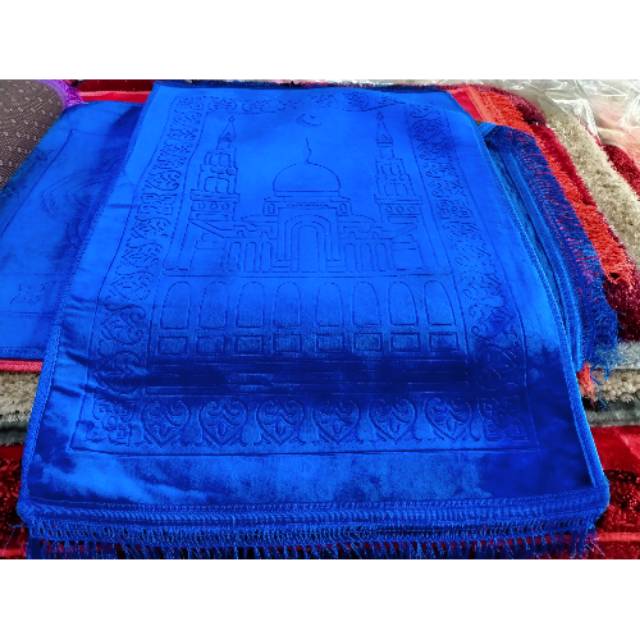 SAJADAH HALUS EMPUK DAN TEBAL/ UKURAN 80x120 Cm