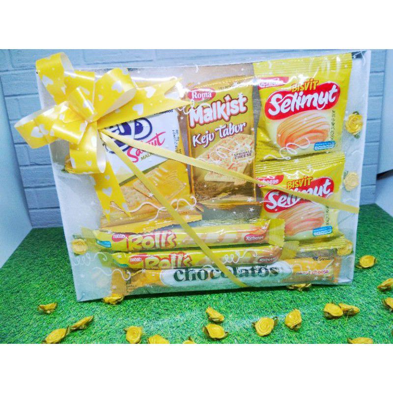 

SNACK BOX MINI GIFT HAMPERS BIRTHDAY HADIAH KADO ULTAH VALENTINE