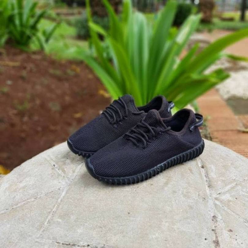 Sepatu Basket KuliahAdidas Yeezy Kids / Sepatu Anak / Baby / Laki-laki Perempuan / Yezzy