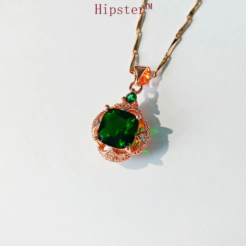 Vintage Luxury Fashion Natural Emerald 18K Rose Gold Pendant Necklace