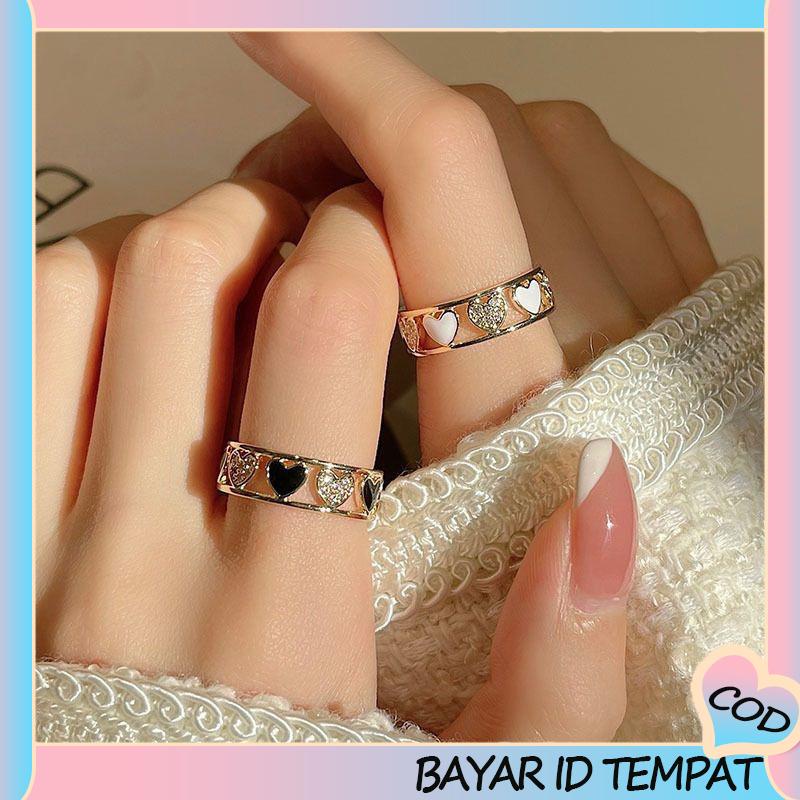 COD❤️ Cincin Ringan Mewah Hollow Keluar Berlian Imitasi Cinta Chic Advanced Adjustable Cincin Wanita-A.one