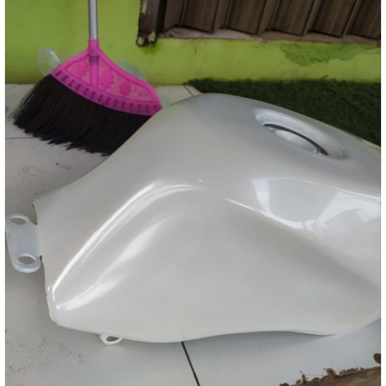 CAT LEMBAYUNG PUTIH/PEARL PUTIH/MUTIARA PUTIH 200ml by SCP