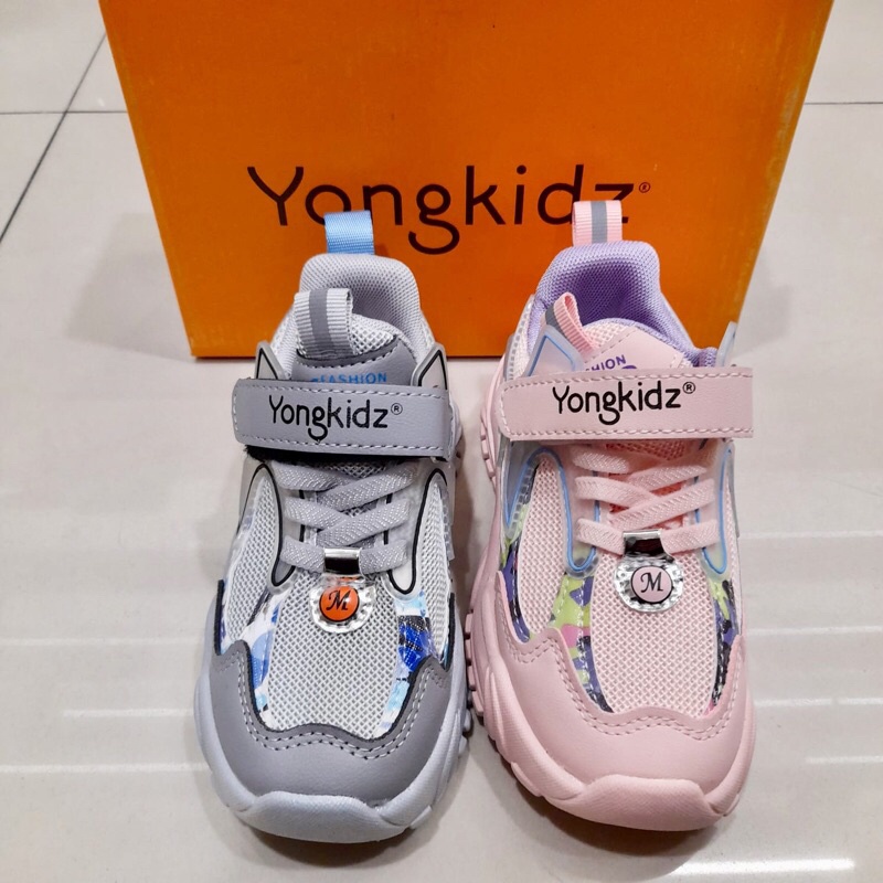Sepatu sneakers anak cowok cewek promo terbaru dari yongkidz