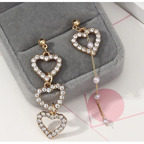 LRC Anting Tusuk Fashion Golden Pearl Love Diamond Asymmetric Earrings D73392