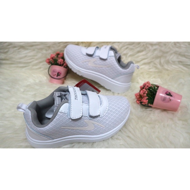 Sepatu Sneakers anak Trekkers