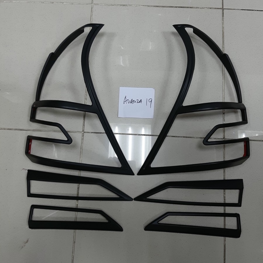 Garnish blkg mobil tyt Avanza 2019-2021