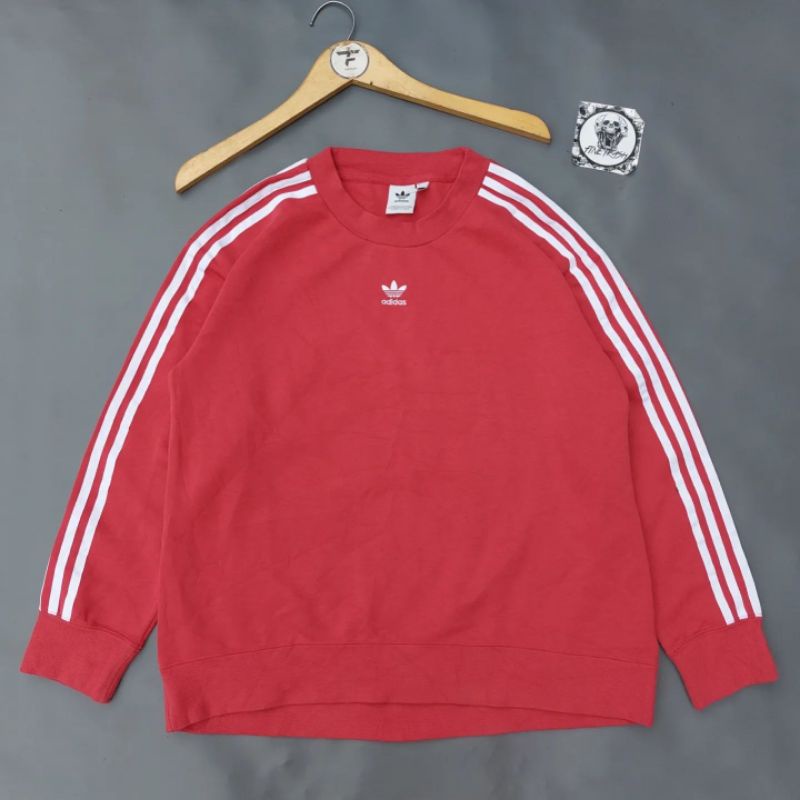 Cn Adidas logo center