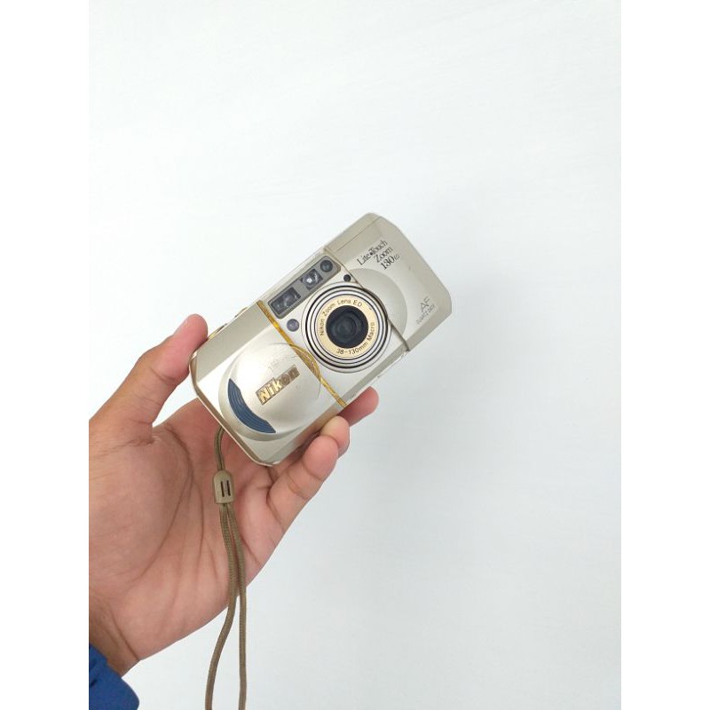 Kamera Analog Compact Point and Shoot Nikon Lite Touch Zoom 130 ED, kamera analog film 35mm Semarang