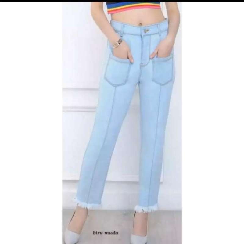 Dazina Jeans Boyfriend Tebal Saku Depan Wanita Ice Blue