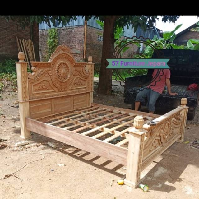 Tempat tidur 200x180cm kayu jati mentah - Dipan ranjang ukir Jepara