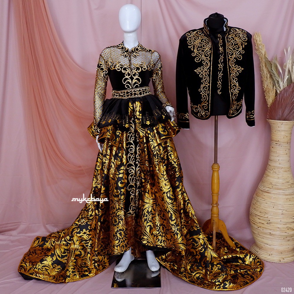 KEBAYA PENGANTIN BALI KEBAYA PENGANTIN BLUDRU EKOR BATIK PRADA MEWAH