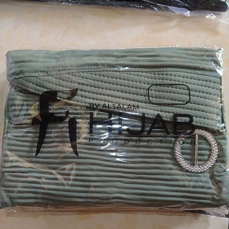 Hijab Instan Bergo Plisket Gotik Gesper Original F1/ Hijab Jersey Plisket/ Jilbab Bergo Pad Plisket-Soft green