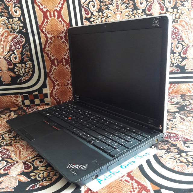 Laptop Lenovo ThinkPad Edge E520 Core i3 4GB 320GB Numpad Keyboard mulus bagus bonus apl siap pakai