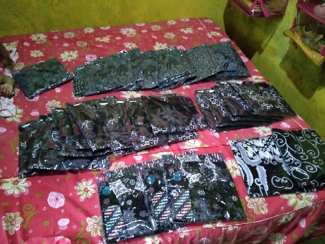 Maura Couple - Sania Ruffle Batik Couple Ori Ndoro Jowi Dnt Garansi Termurah Shopee - Pinguin Gurita