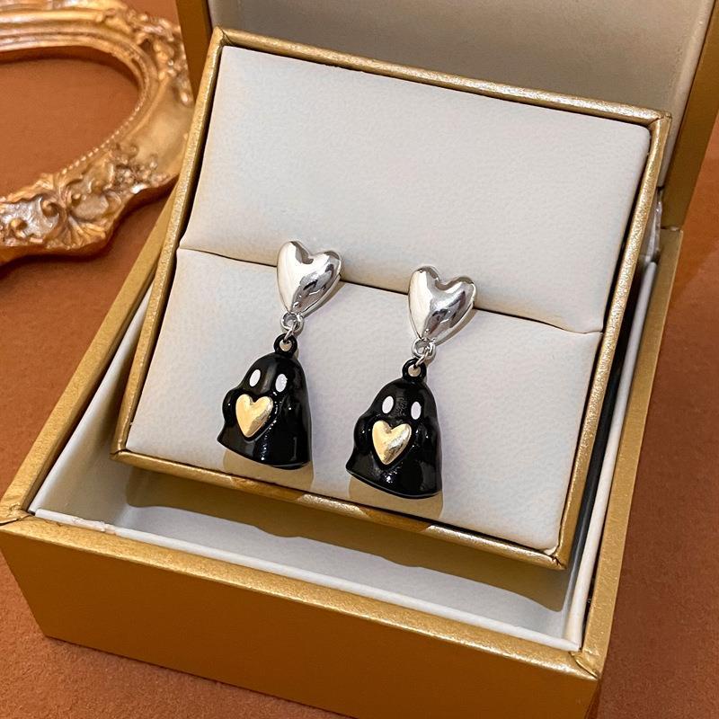 Anting Tusuk Motif Hantu Hati Warna Hitam Ala Korea Untuk Wanita