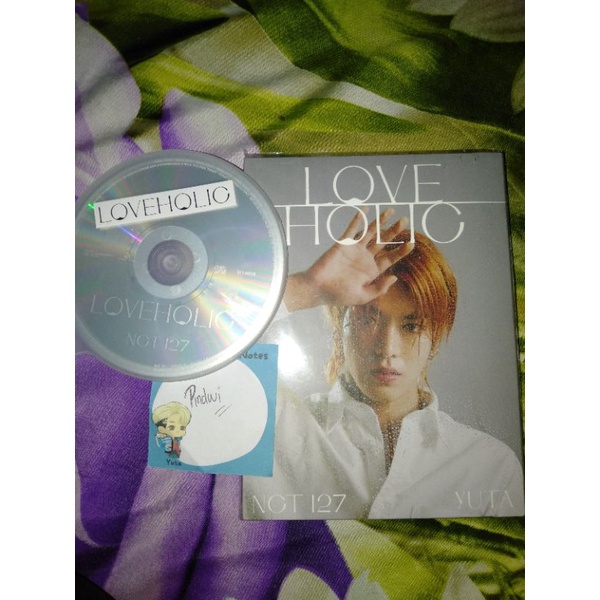 Album loveholic cover yuta set