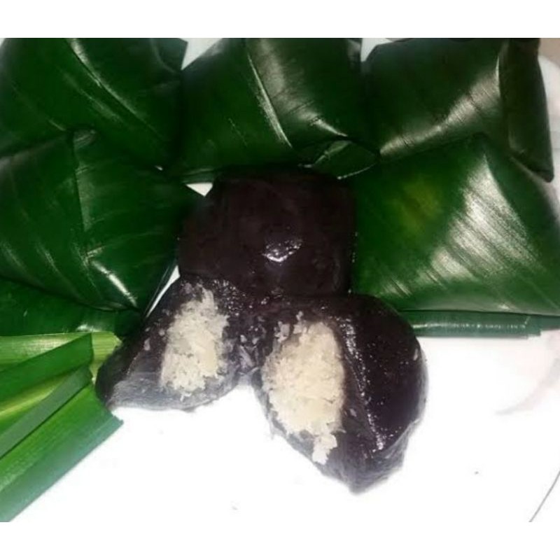 

Kue Bugis ketan hitam