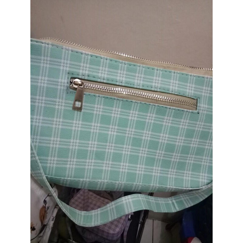Preloved barang pribadi Tas slingbag warna mint