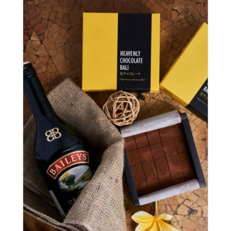 HEAVENLY CHOCOLATE BAILEYS SQUARE BOX