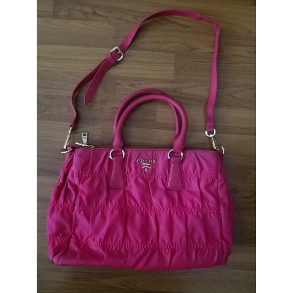 Sale Prada sling bag preloved (nett, no nego)