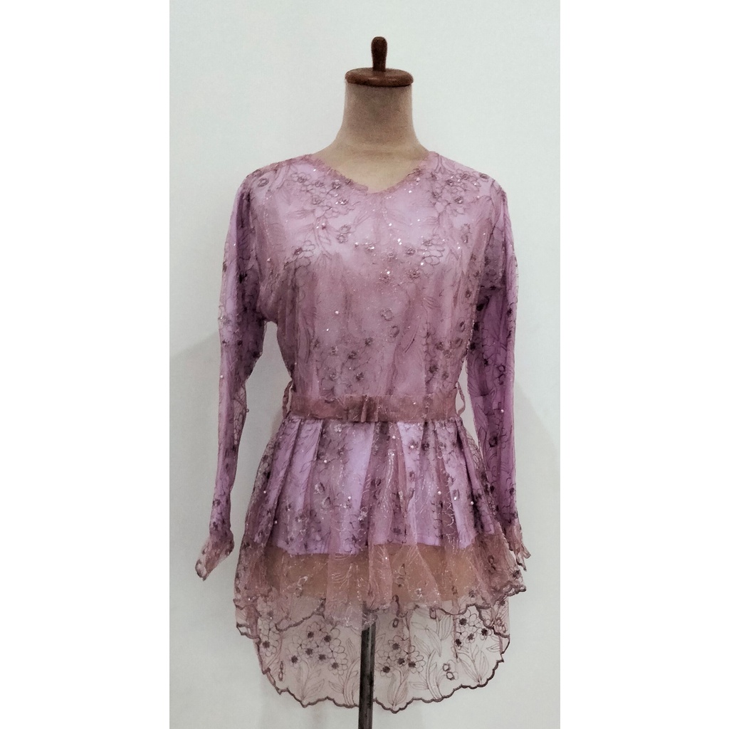 KEBAYA BLOUSE TULLE EKOR ( UNGU LAVENDER ) LD : 105