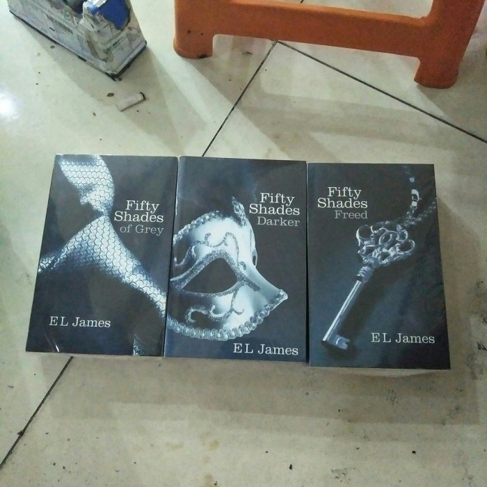 NEW novel fifty shades of grey fifty shades darker fifty shades freed