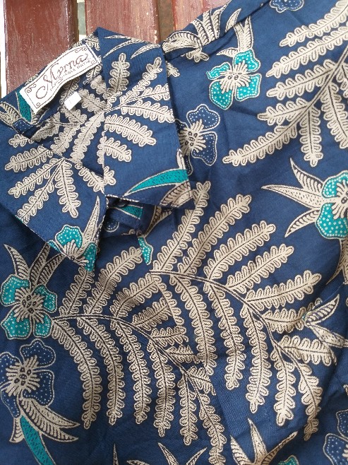 Batik Myrna - Kemeja Batik Lengan Pendek Baju Atasan Pria Motif Daun Pete Dongker