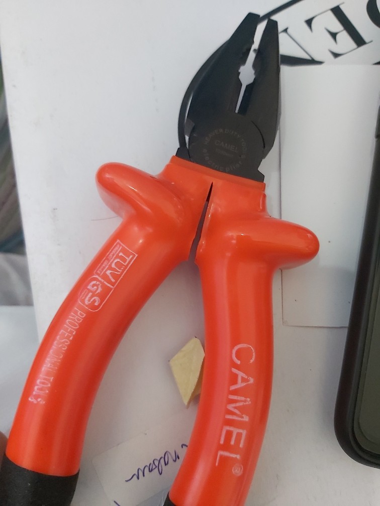 Camel Tang Listrik Kombinasi 6 Inch