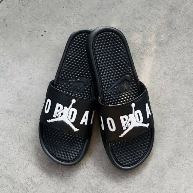 Sandal nike benasih jordan hitam