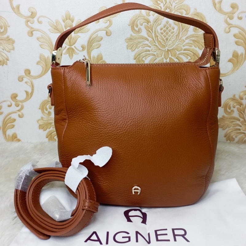 Tas Aigner Classic Shoulder Bag